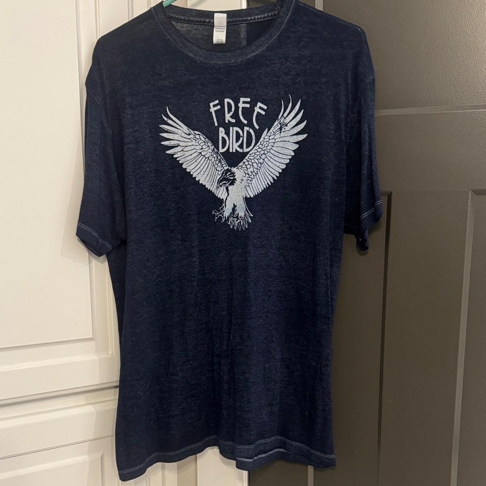 Free Bird Graphic Men's T-Shirt - Navy Blue